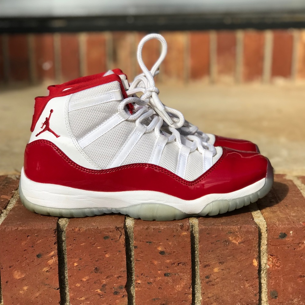 Air Jordan Retro 11 Cherry Size 7Y / 8.5 Wmns